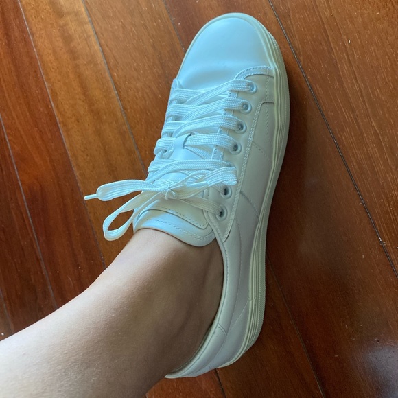 Saint Laurent leather platform. - Picture 2 of 3